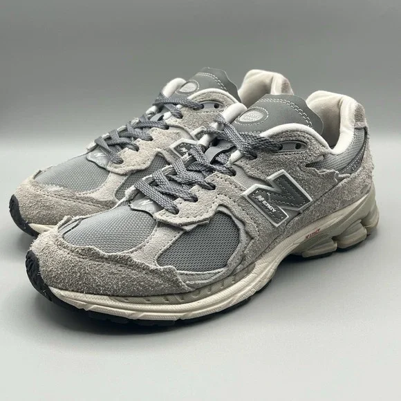 New Balance 2002R Gray Suede Y2K Runners - Men's Size 7 Women's Size 8.5 USED - Picture 2 of 8